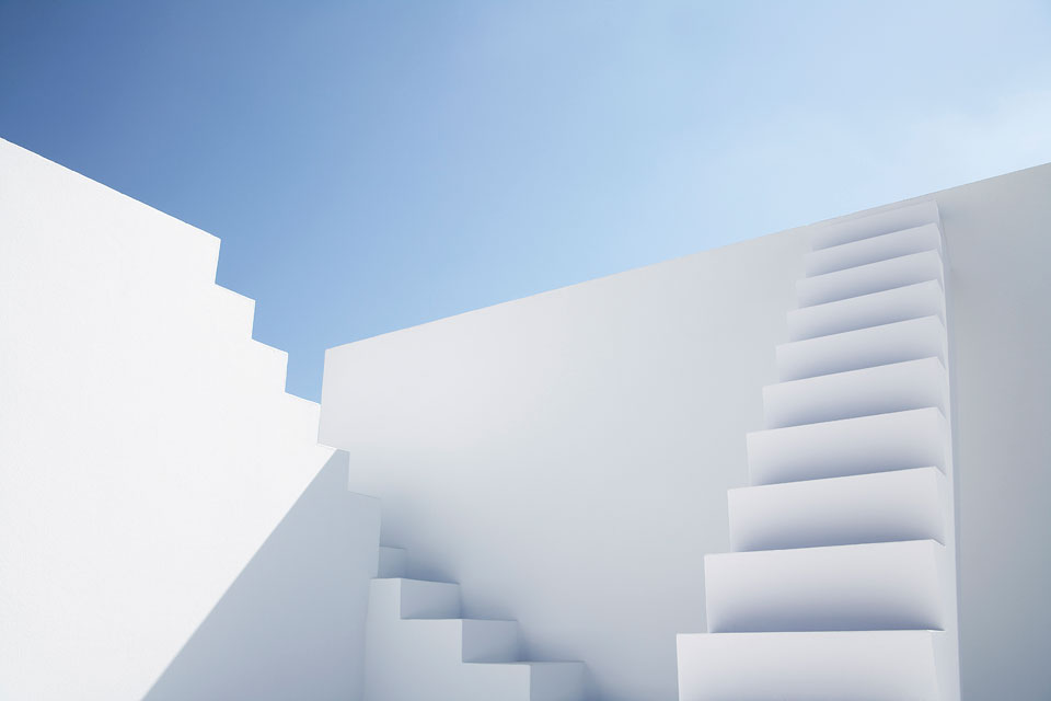 philipp_dimitri_photography-business-white-stairs-01