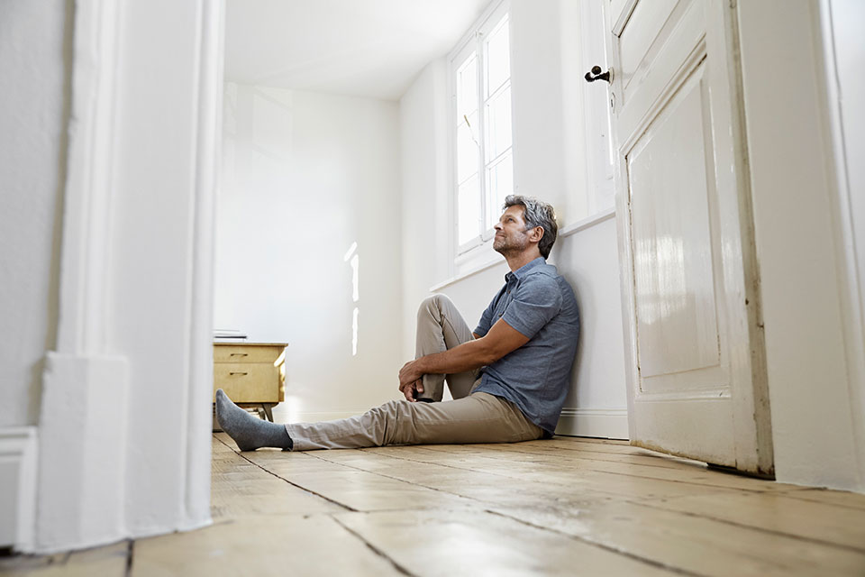 philipp_dimitri_photography-man-portraits-at-home-16